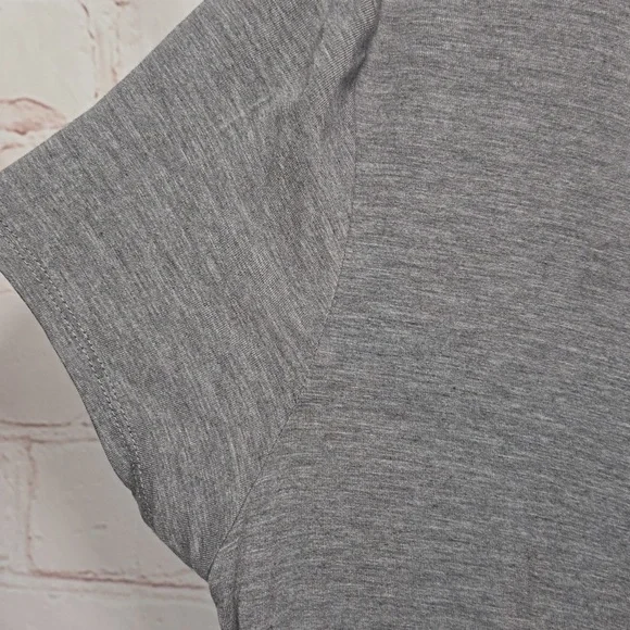 Ivanka Trump Gray Short Sleeve Tee Side Split Top Womens Size XL - Picture 3 of 12